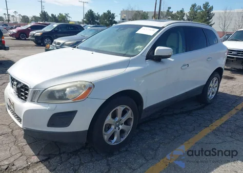 2013 Volvo Xc60 3.2/3.2 Platinum/3.2 Premier/3.2 Premier Plus from USA, damaged, VIN YV4940DL1D2373927